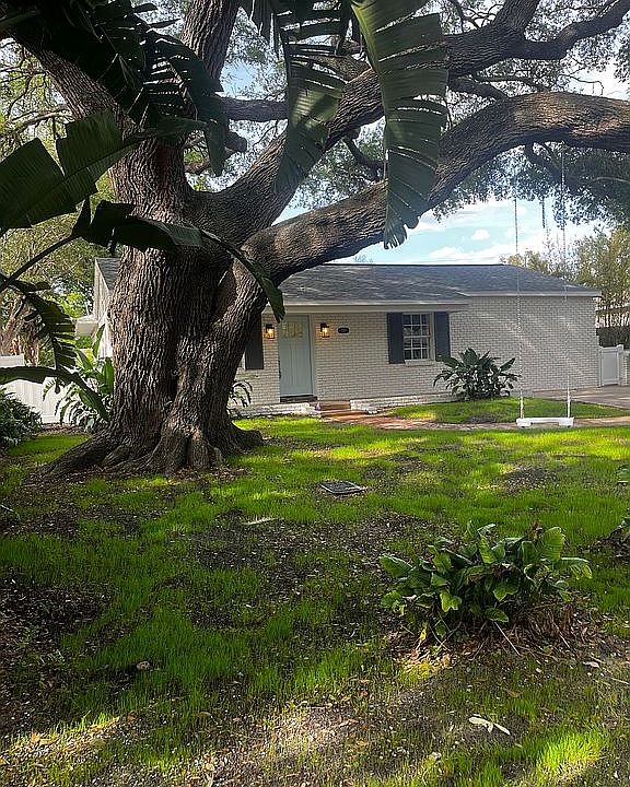 3913 W Bay View