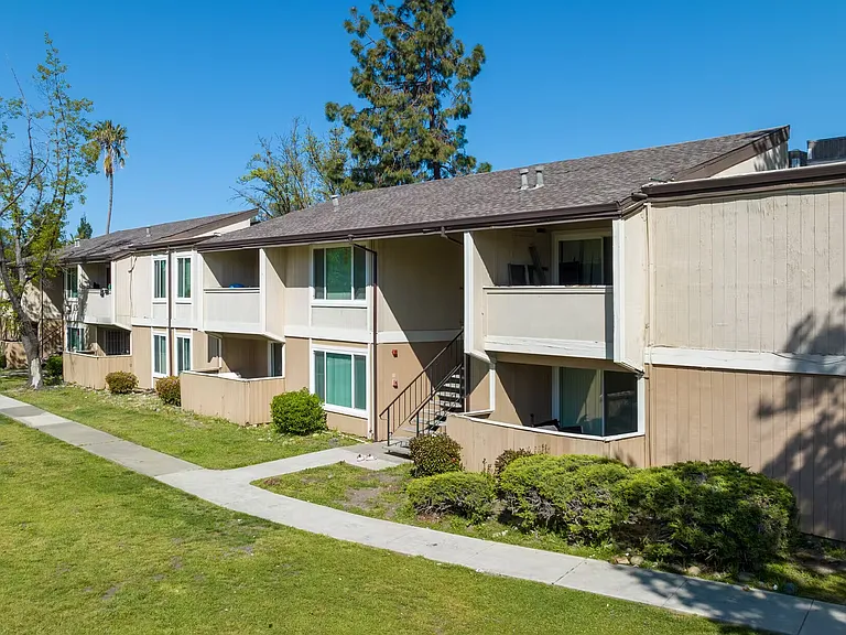 Polo Run Apartments — Photo 1