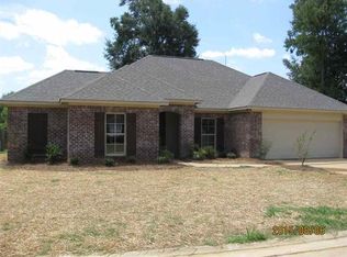 118 Stapleton Dr, Canton, MS 39046