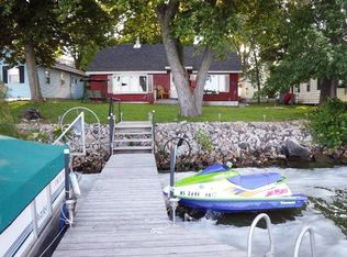 N10552 Howard Ave, Fox Lake, WI 53933