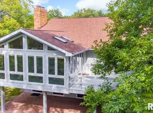 9A Country Club Ct, Pekin, IL 61554