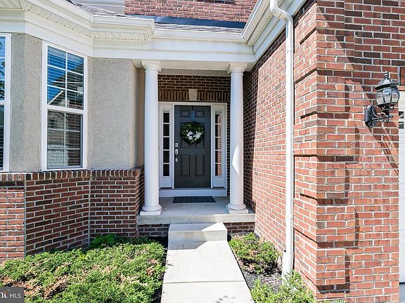 2nd image of 1918 Cori Ln