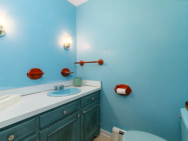 50 Aspinwall Rd — Photo 16