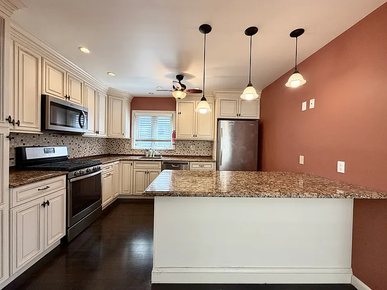 51 W 3rd St #1 — Photo 21