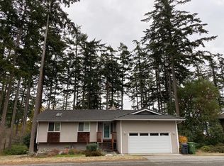1128 SW Fairhaven Dr #1, Oak Harbor, WA 98277