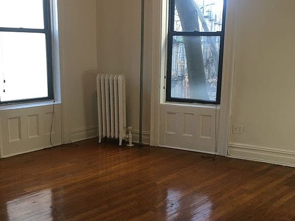 4th image of 206 Prospect Park W #3RR