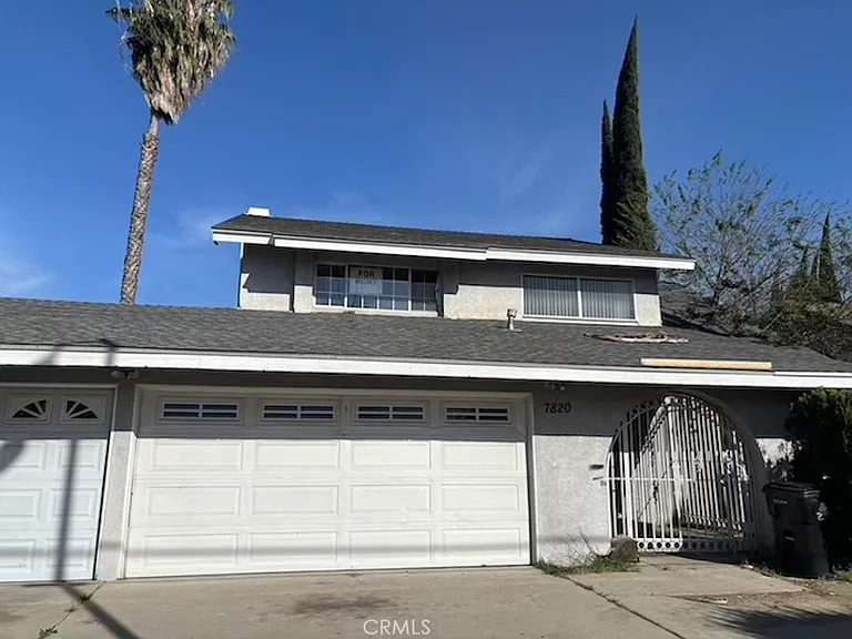 7820 Winnetka Ave — Photo 1