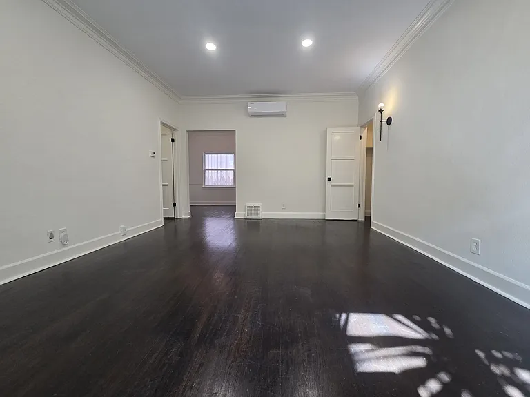 107 N Sweetzer Ave #107 — Photo 3