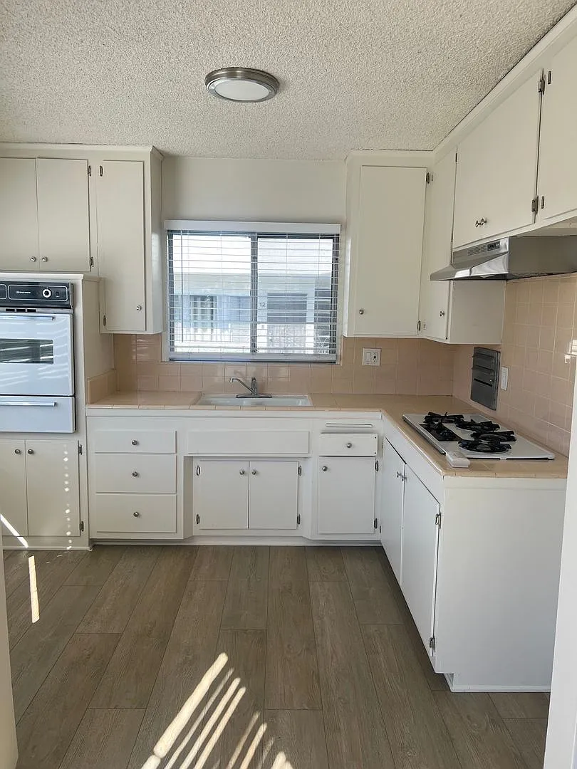 1 bed, 1.0 bath, 650 sqft, $2,289 — Photo 1