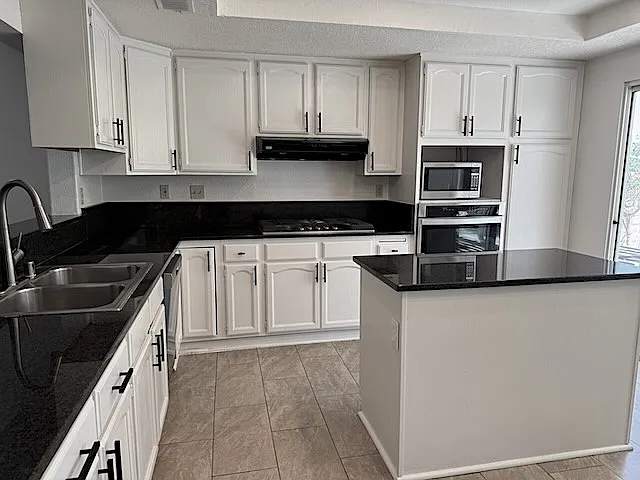 2985 Amber Dr — Photo 16