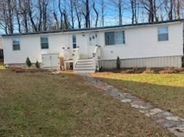 252 Newbury St Trailer 8, Peabody, MA 01960