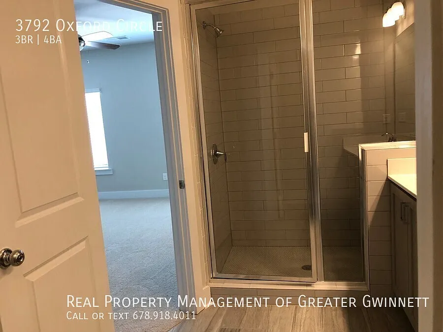Upscale Town Home In A Fantastic Location — Photo 4