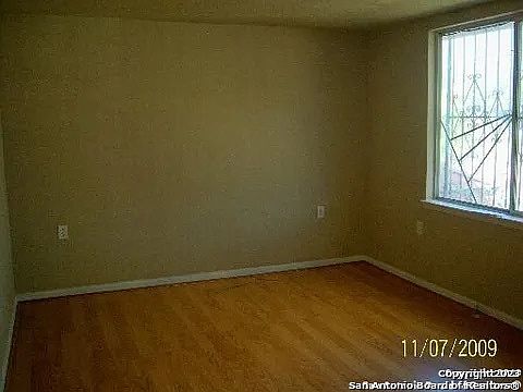 4th image of 2172 W LAUREL