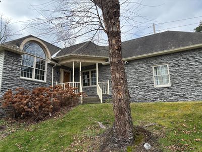 (Undisclosed Address), Clarks Green, PA, 18411