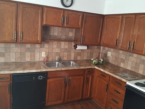 3rd image of 1019 Park Ln