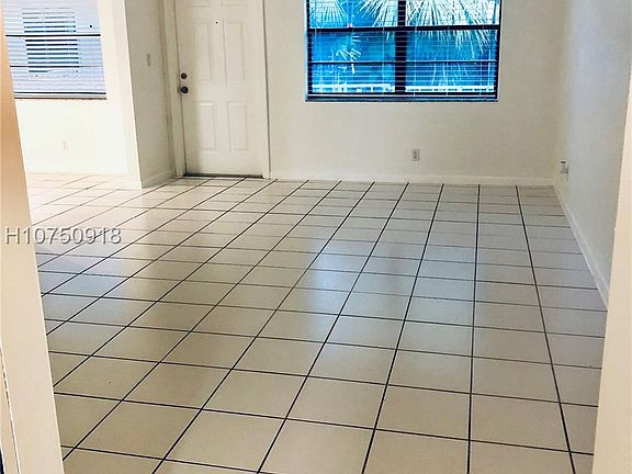 4th image of 500 NE 2nd St APT 308