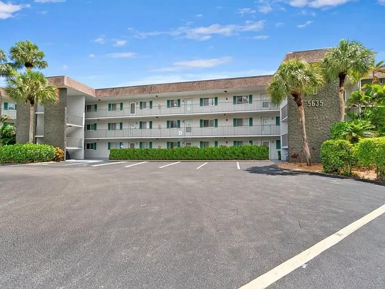 5635 Rattlesnake Hammock Rd #D-301 — Photo 25