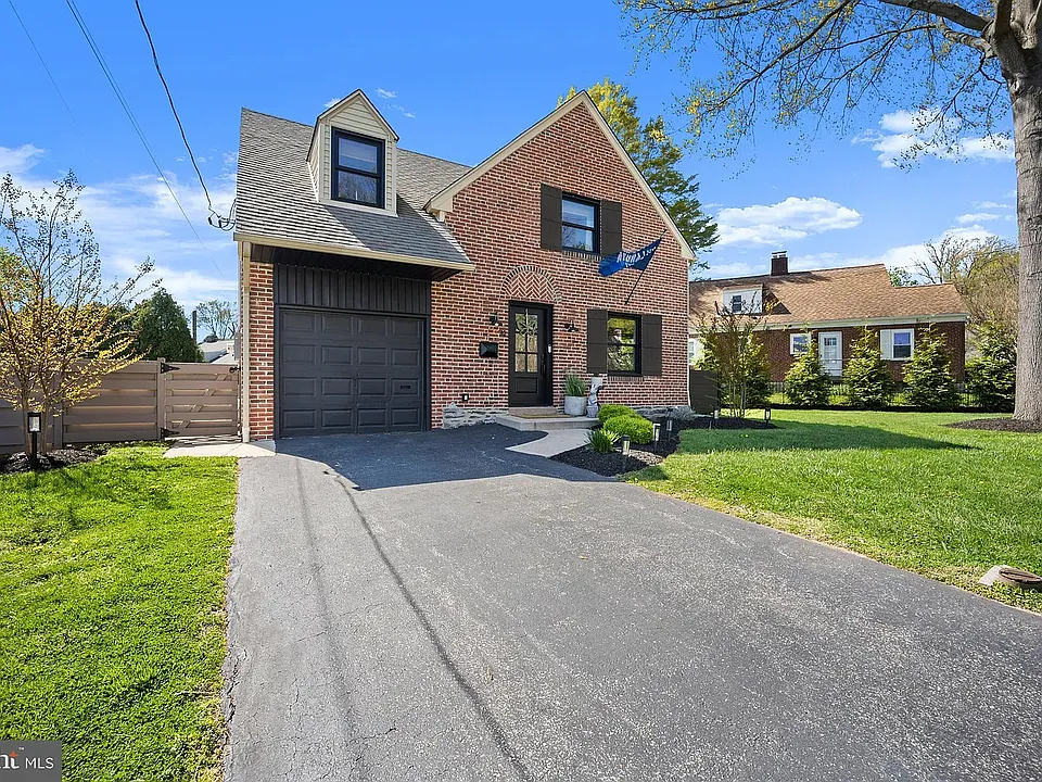 74 Lownes Ln