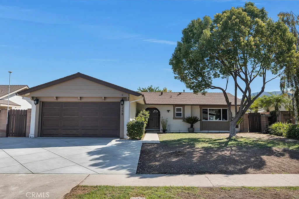 3 bed, 1255 sqft, $4,000 — Photo 1