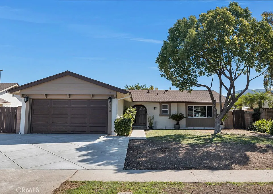 258 Dickenson Ave