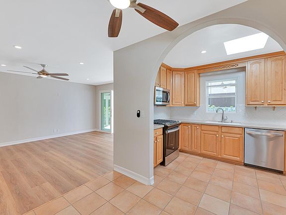 3rd image of 13025 Morningside Way