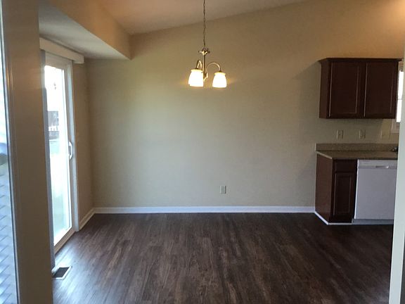 4th image of 6328 Sunnybrook Ln