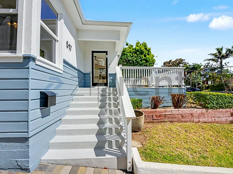 517 Sapphire St — Photo 3