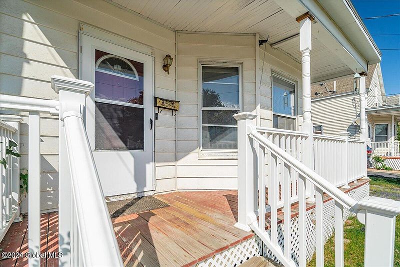 3rd image of 1326 Main Street