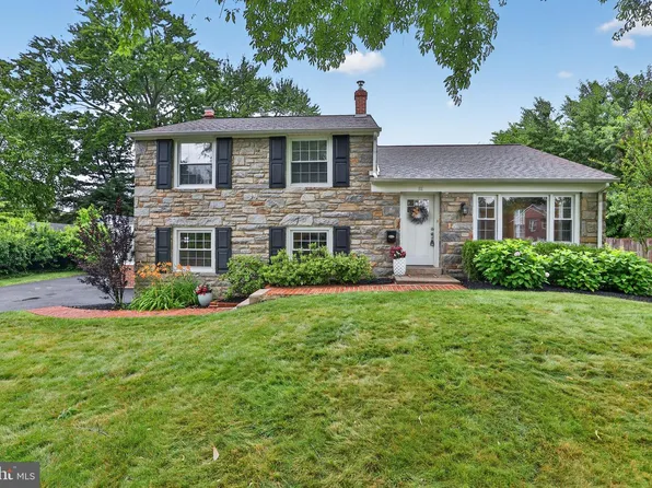 111 Canterbury Dr, Wallingford, PA 19086