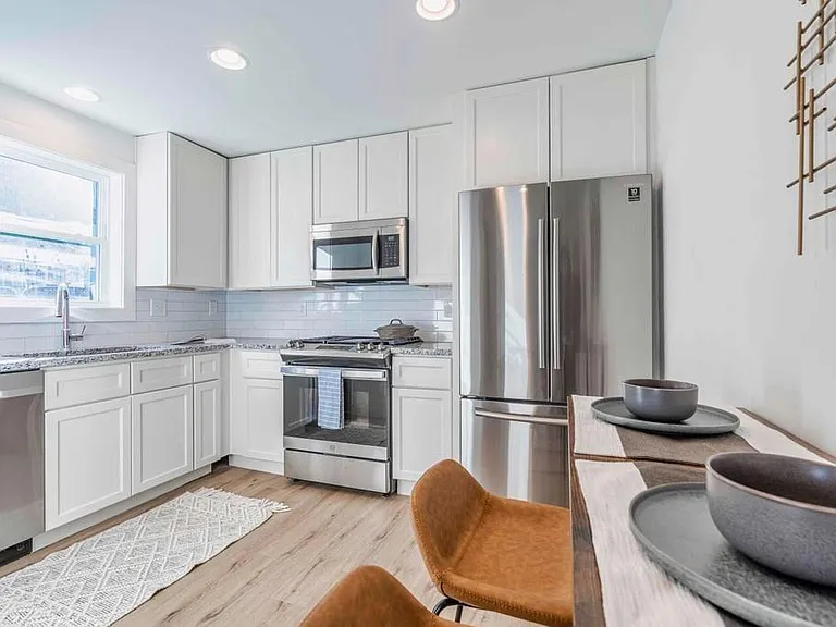 1015 Greenwood Ave NE #6 — Photo 6