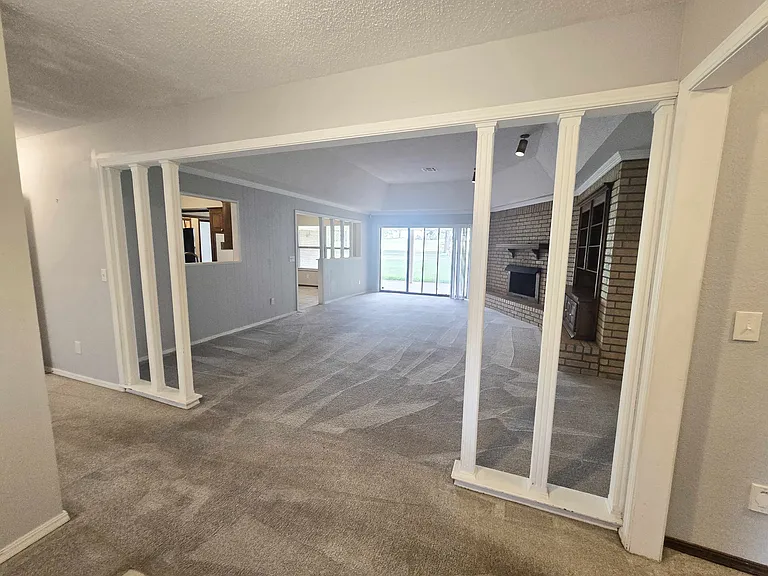 4009 Cherry Hill Ln — Photo 2