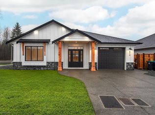 876 Grumman Pl, Comox, BC V9N9G7