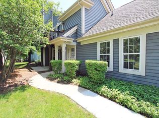 850 Spring Creek Ct, Elk Grove Village, IL 60007