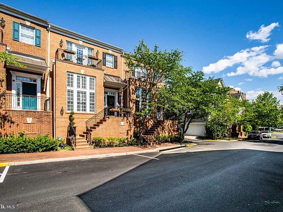 5th image of 700 Vestal St