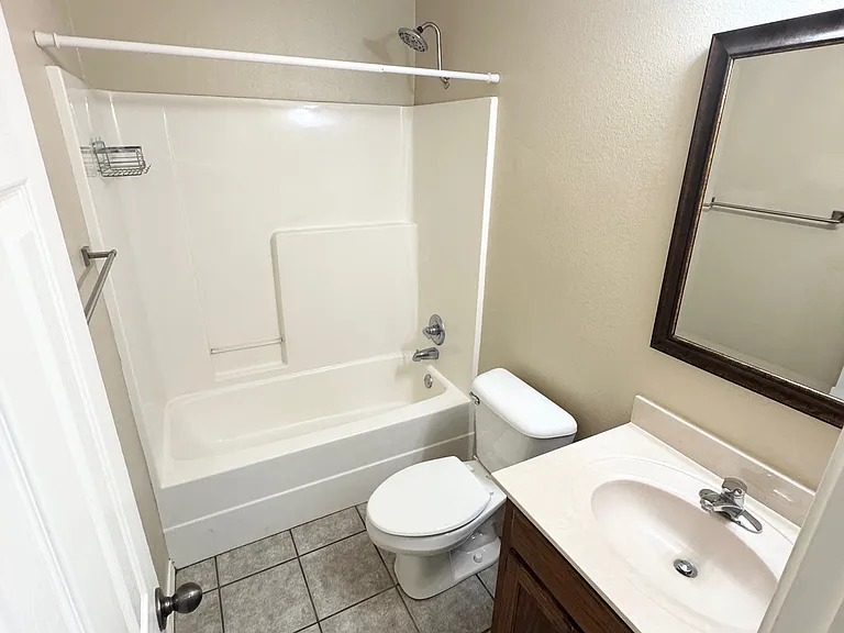 604 Harris Dr — Photo 12