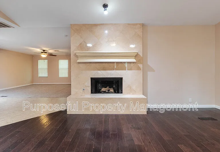 9204 Aaron Dr — Photo 6