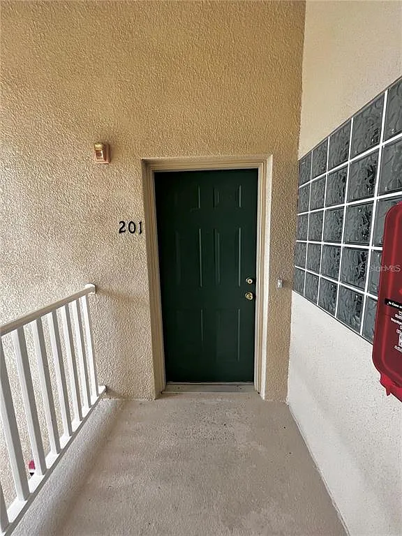 3 bed, 2.0 bath, 1151 sqft, $1,850 — Photo 2