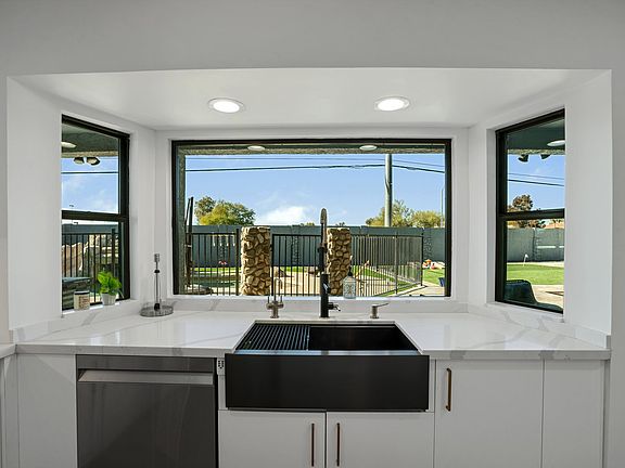 3rd image of 16020 N 56th Way