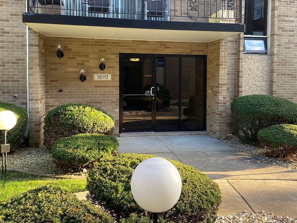 1st image of 10117 S Cicero Ave APT 205