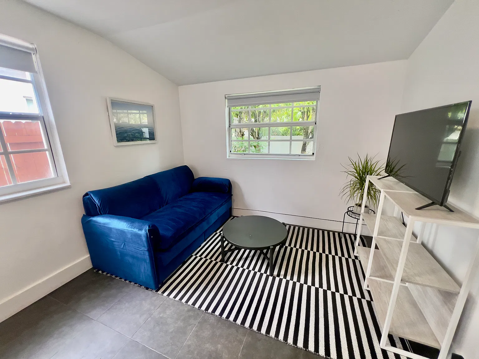 Studio, 300 sqft, $1,600 — Photo 3