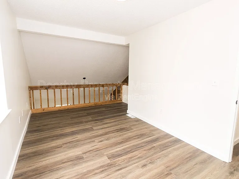 1118 McBrien Rd #B — Photo 6