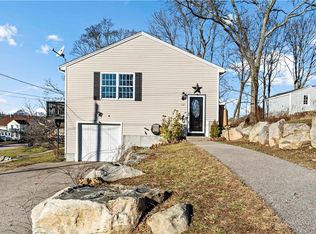 13 Cobblestone Ln, Westerly, RI 02891