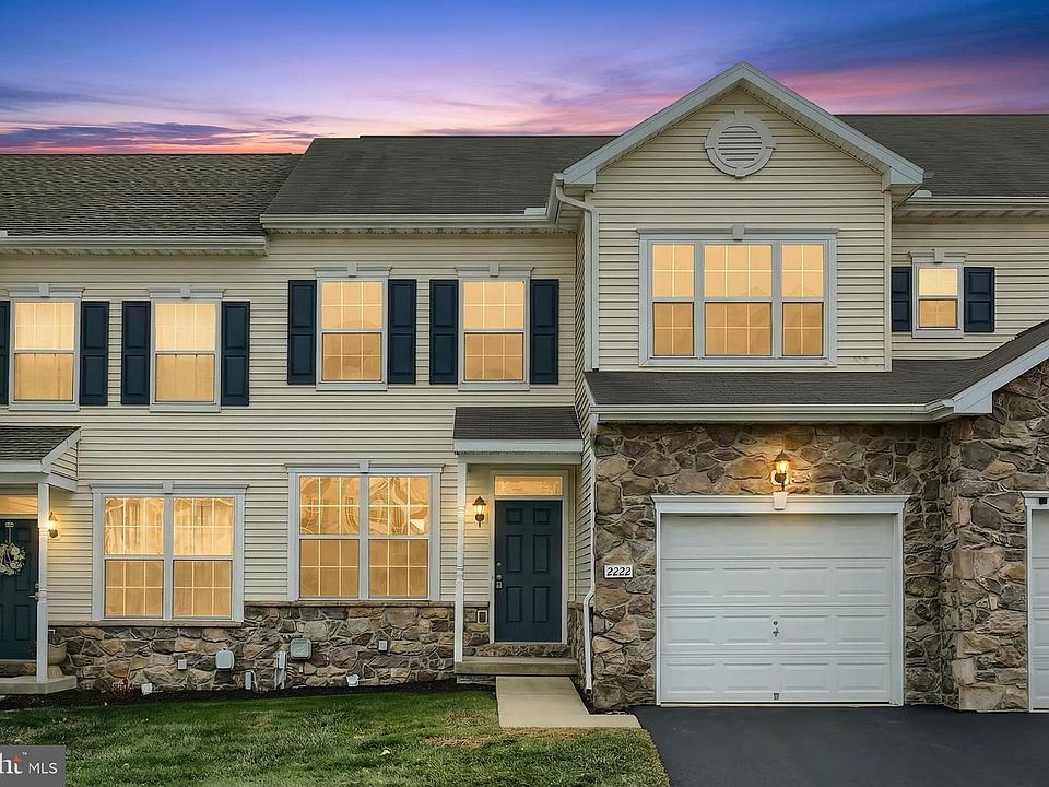 1st image of 2222 Live Oak Ln #2222