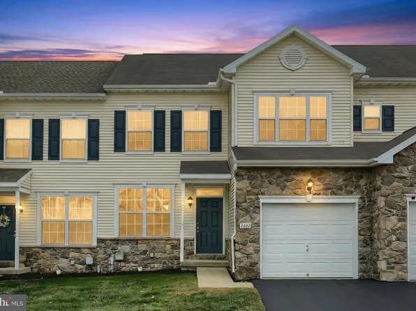 2222 Live Oak Ln #2222, York, PA 17406