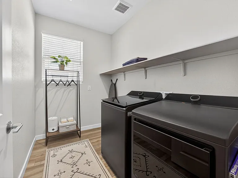 10662 Carnes Ave — Photo 21