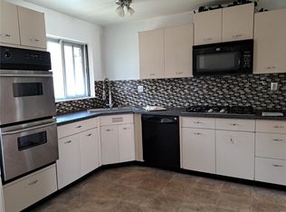 18 Ville Donna Ct, Hazelwood, MO 63042