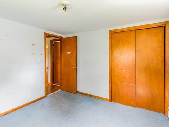 5th image of 75 Birchwood Dr