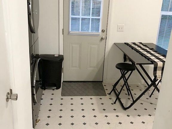 5th image of 3607 Willow Creek Ct