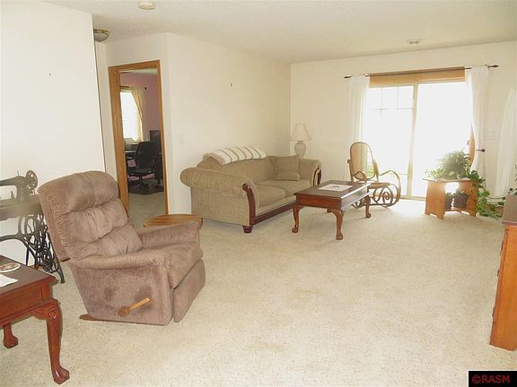 3rd image of 105 Firestone Dr