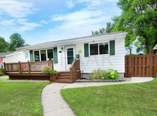 1612 13th Ave S, Grand Forks, ND 58201